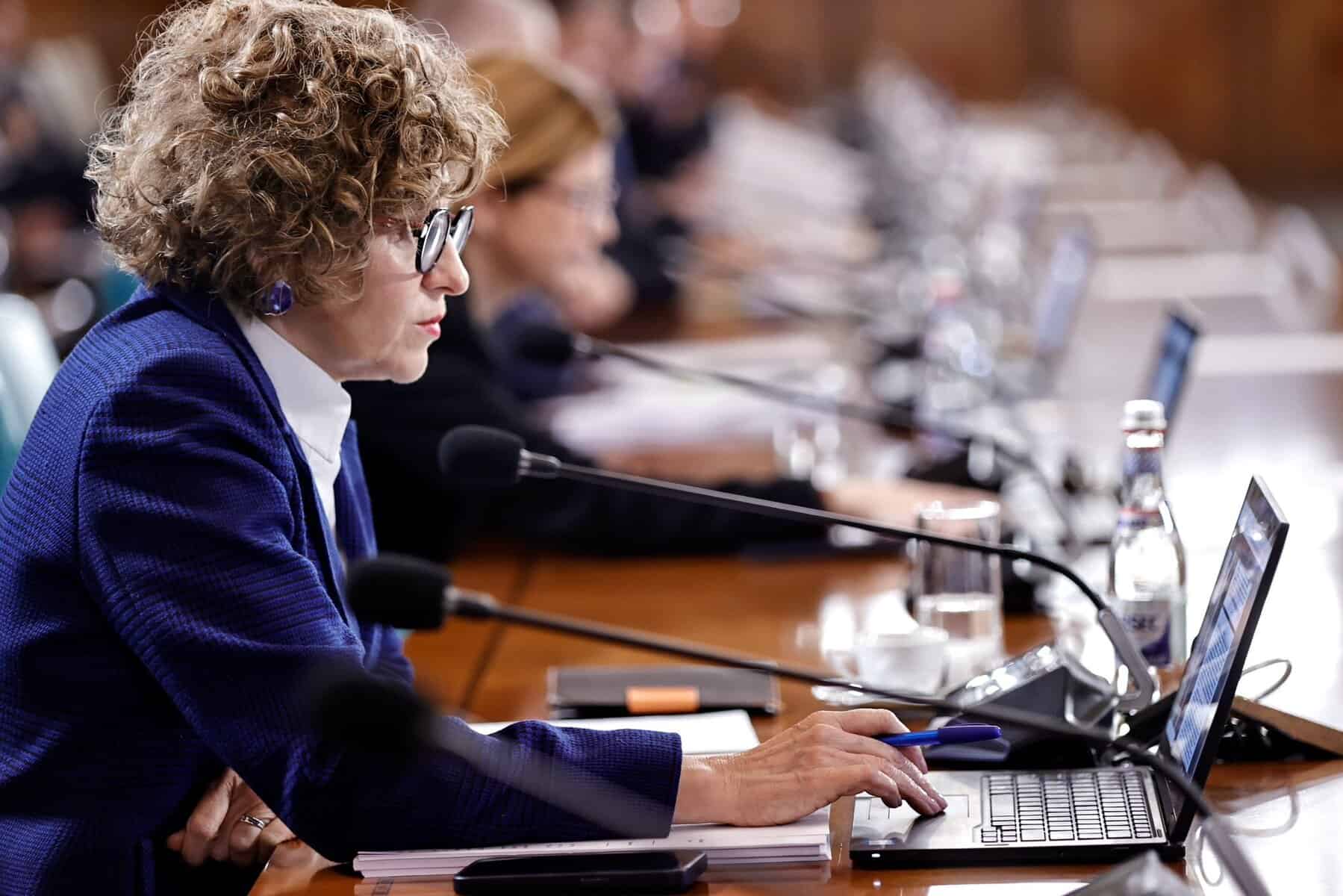 Guvernul vizează restructurarea a peste 1.000 de întreprinderi publice; Metrorex este vizat de un plan de redresare