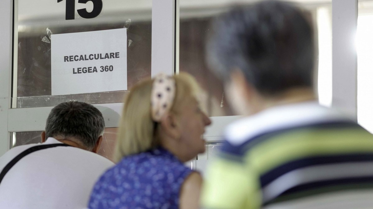 Peste jumătate de milion de pensionari ar putea fi executați silit pentru pensii calculate greșit