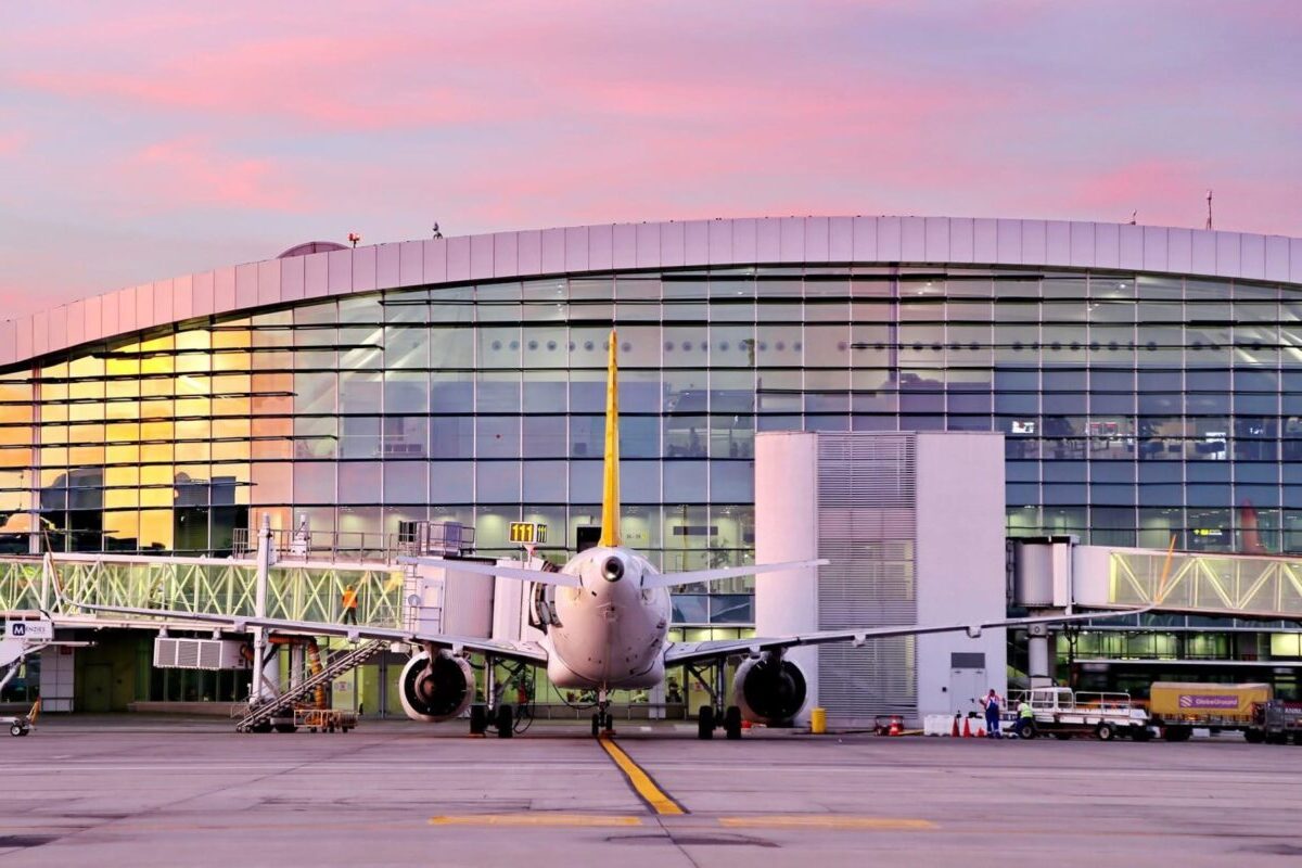 CNAB investește aproape 470.000 de euro într-un remorcher electric pentru aeronave