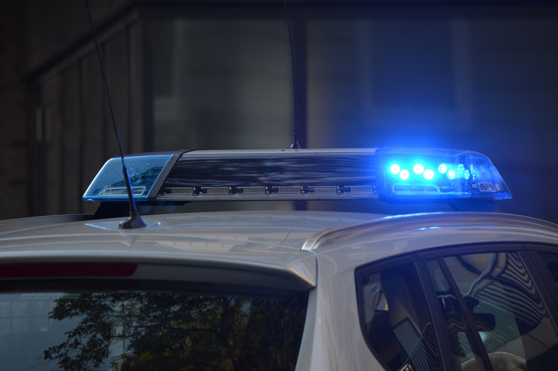 Agresiune violentă în Suceava: Un bărbat de 39 de ani și-a înjunghiat mama în gât în urma unei dispute