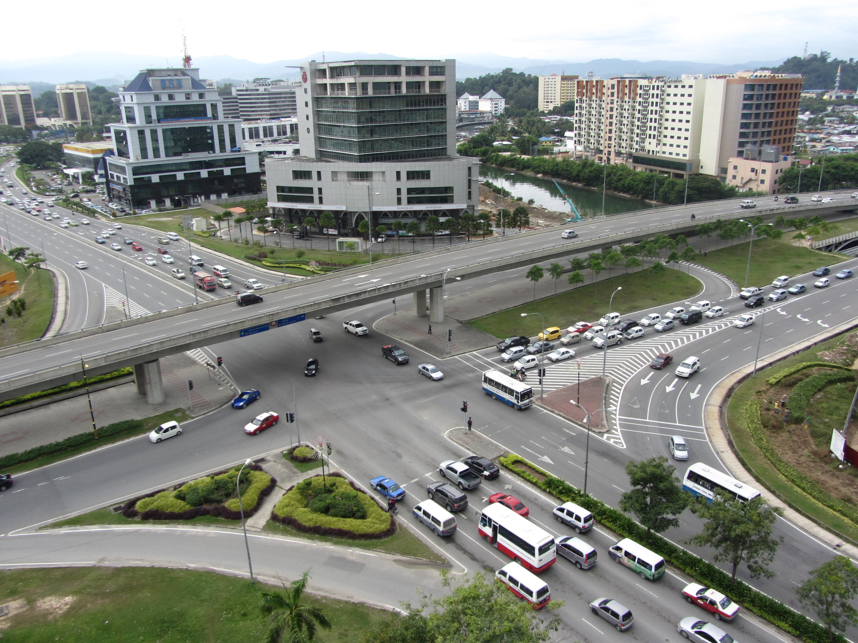 Planuri pentru decongestionarea bulevardului Iuliu Maniu prin două noi variante rutiere