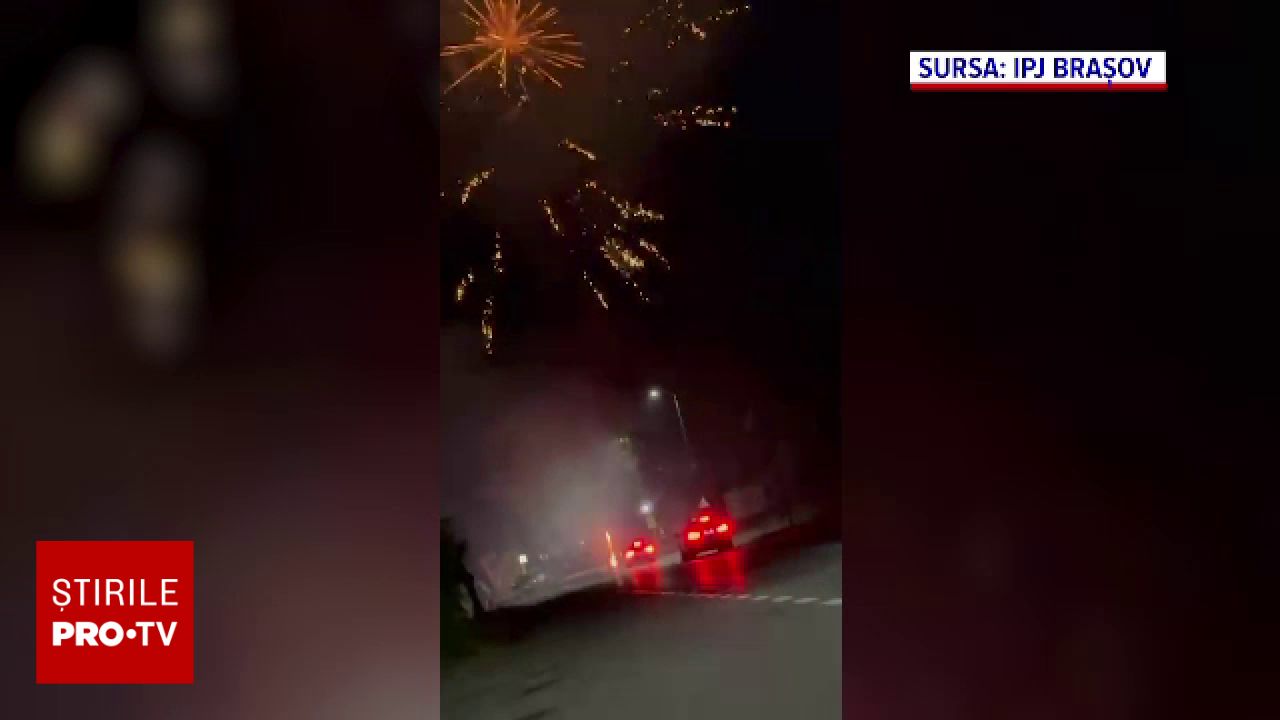 Un bărbat a blocat traficul pe DN1, la Predeal, după ce a aprins artificii pe mijlocul drumului