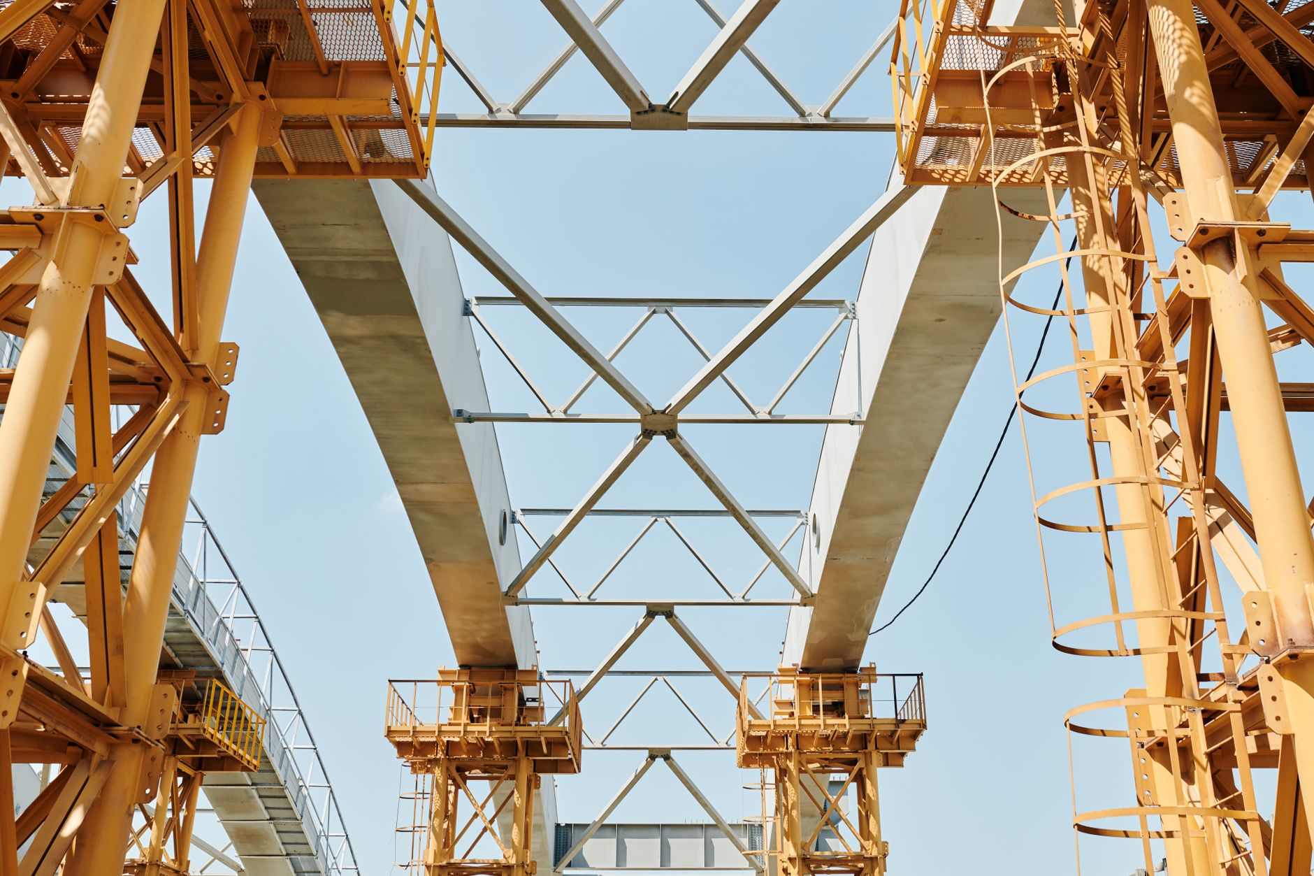 România vizează atragerea capitalului privat pentru proiecte de infrastructură și energie, conform lui Nazare