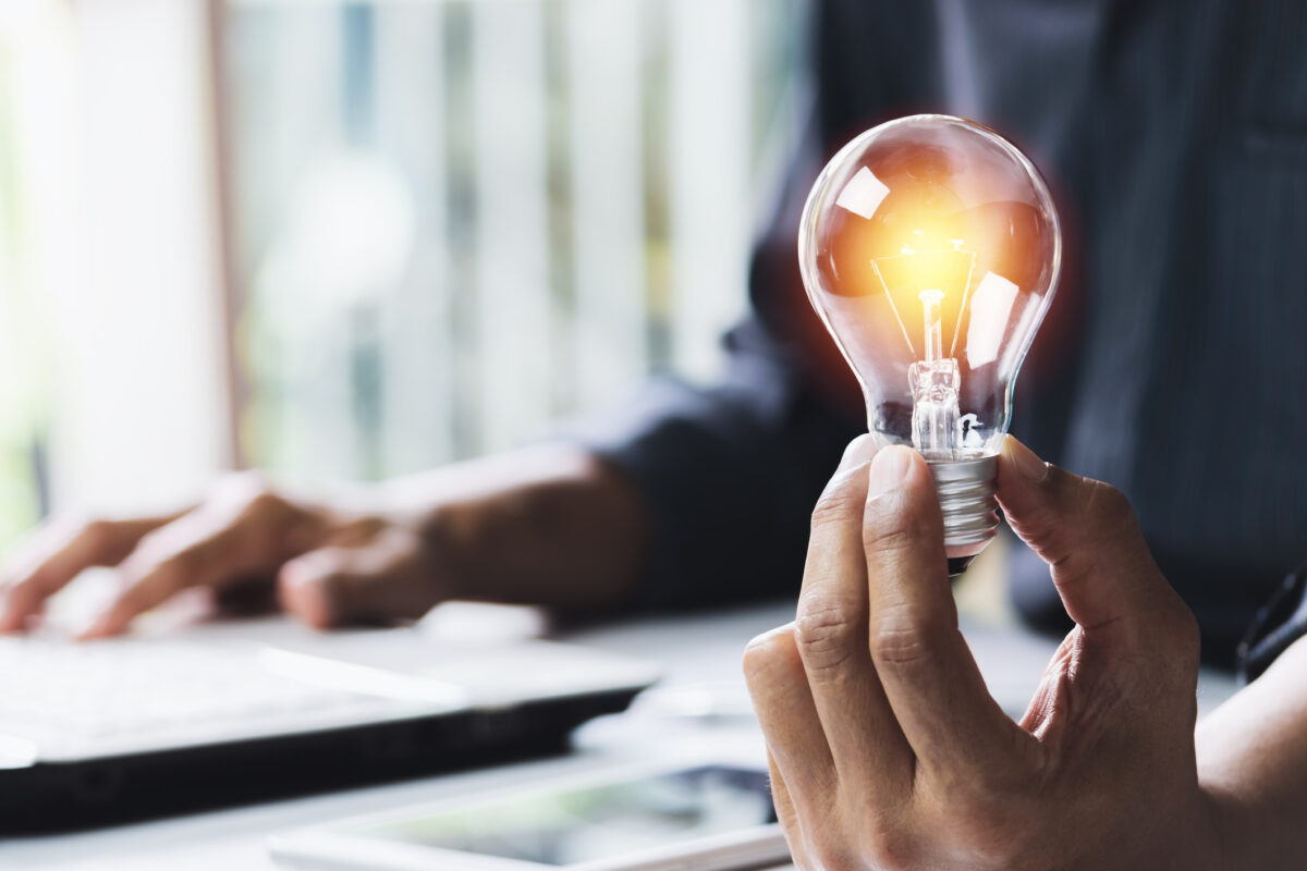 Mihnea Cătuți: Prețul energiei electrice pentru consumatorii casnici din România este similar cu cel industrial