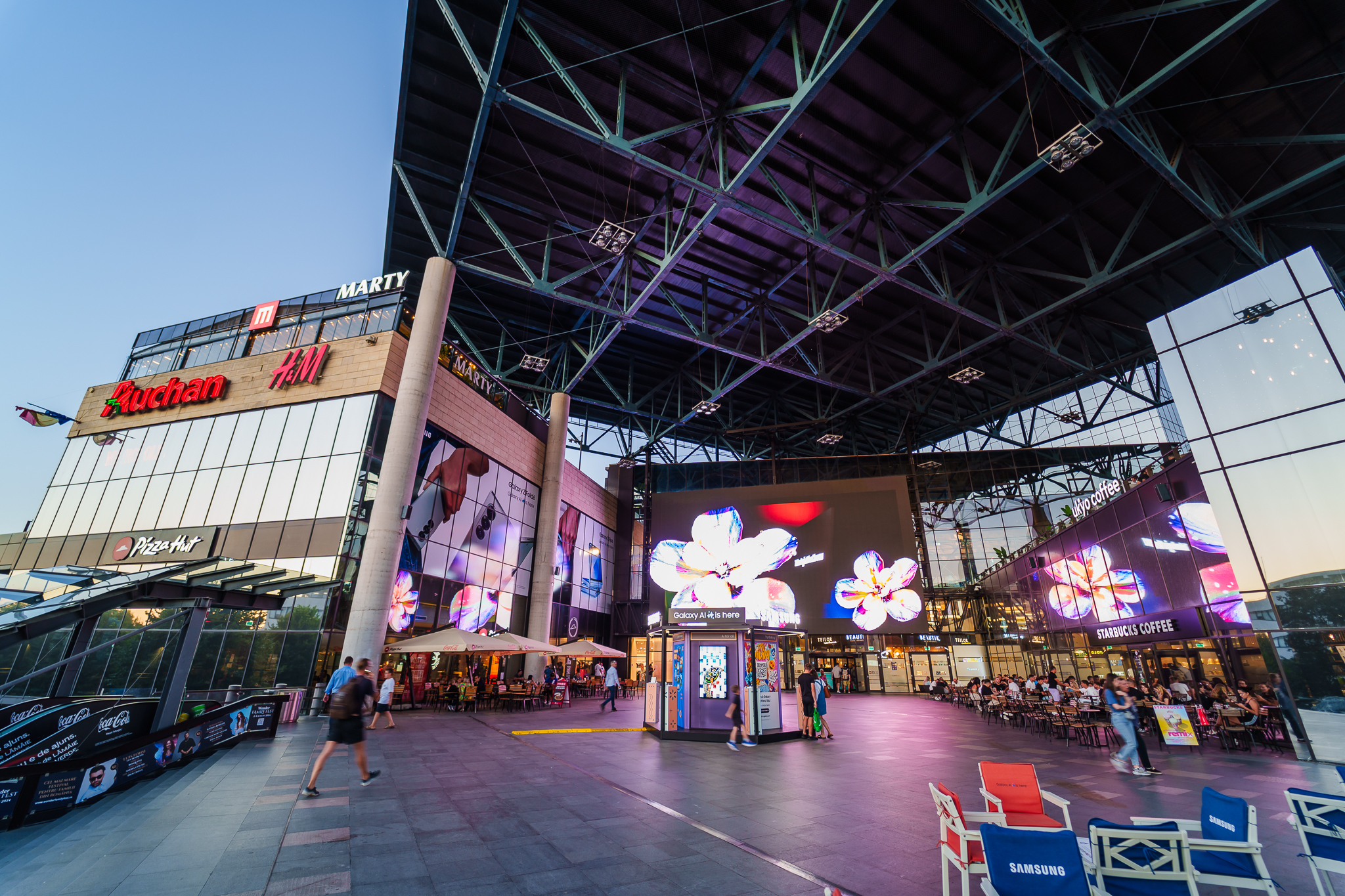 IULIUS integrează platforma Generatik în toate locațiile sale pentru digitalizarea publicității indoor