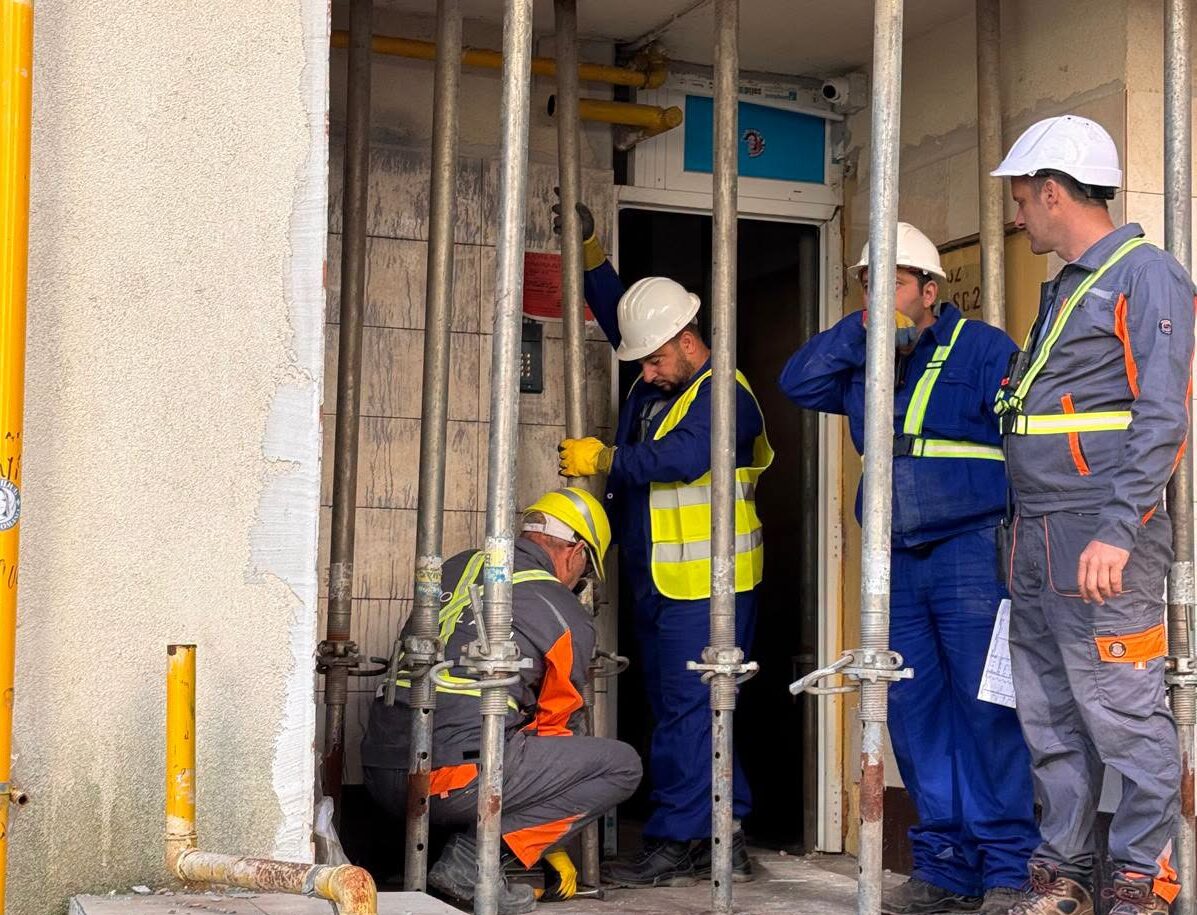 Au început lucrările de consolidare pentru blocul din Rahova afectat de explozia cauzată de acumularea de gaze
