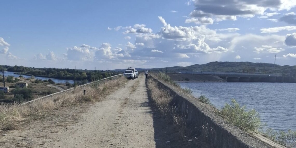 Trupul unei tinere a fost găsit într-o valiză ce plutea pe râul Olt, în județul Vâlcea