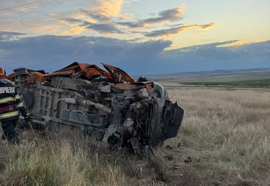 Accident rutier pe DC 82: Microbuz cu pasageri răsturnat lângă Săcele, șase persoane rănite