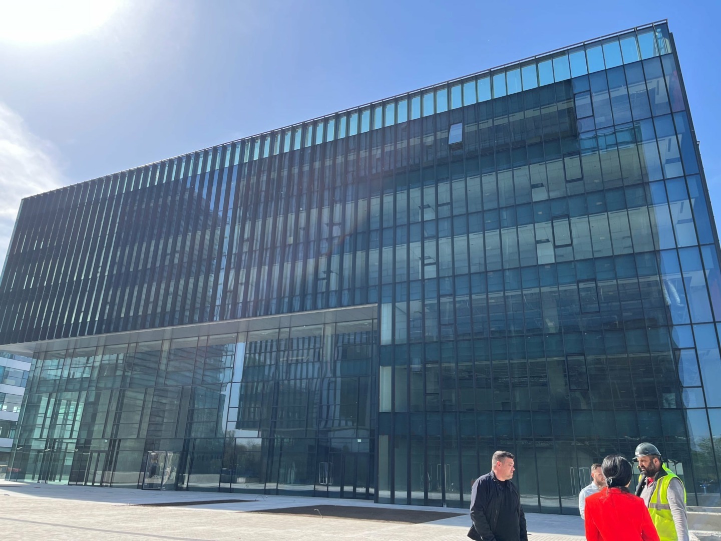 Multinaționalele revin pe piața de birouri din București, indică analiza Colliers