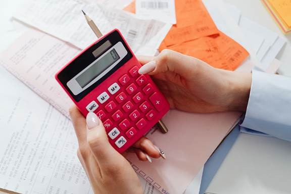 Calculul punctajului la Casa Verde Baterii: cum influențează capacitatea și contribuția propria șansele de finanțare