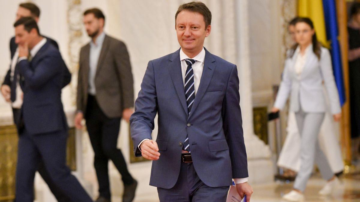 Programul Guvernului Mureșan: Restructurări la TAROM, Poliție și companii de stat