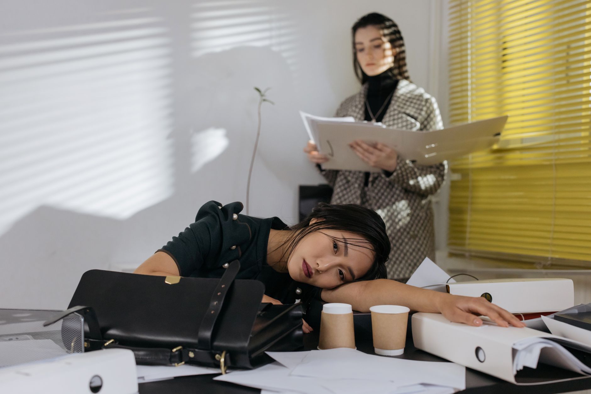 45% dintre angajații români se confruntă cu oboseală cauzată de muncă, arată studiul OSH Pulse 2025