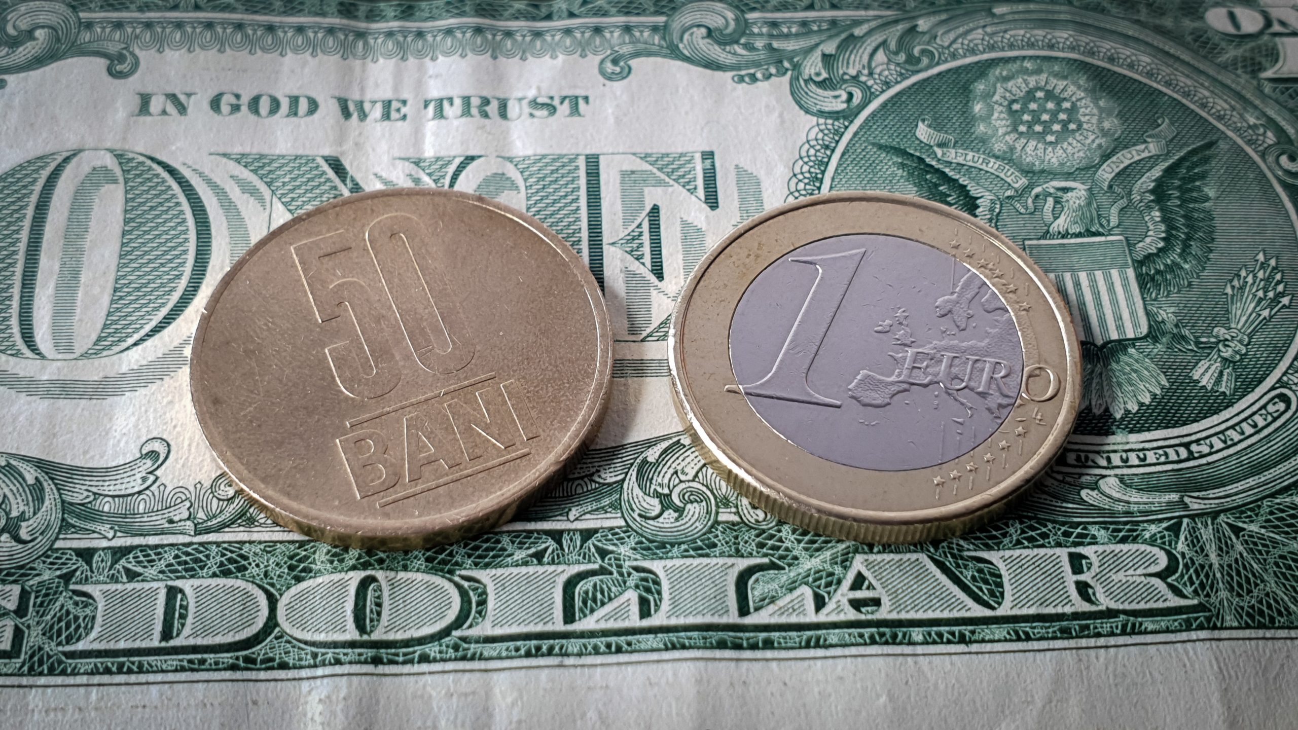 Curs valutar BNR, 24 septembrie 2026: Euro scade după record, dolarul american este în creștere