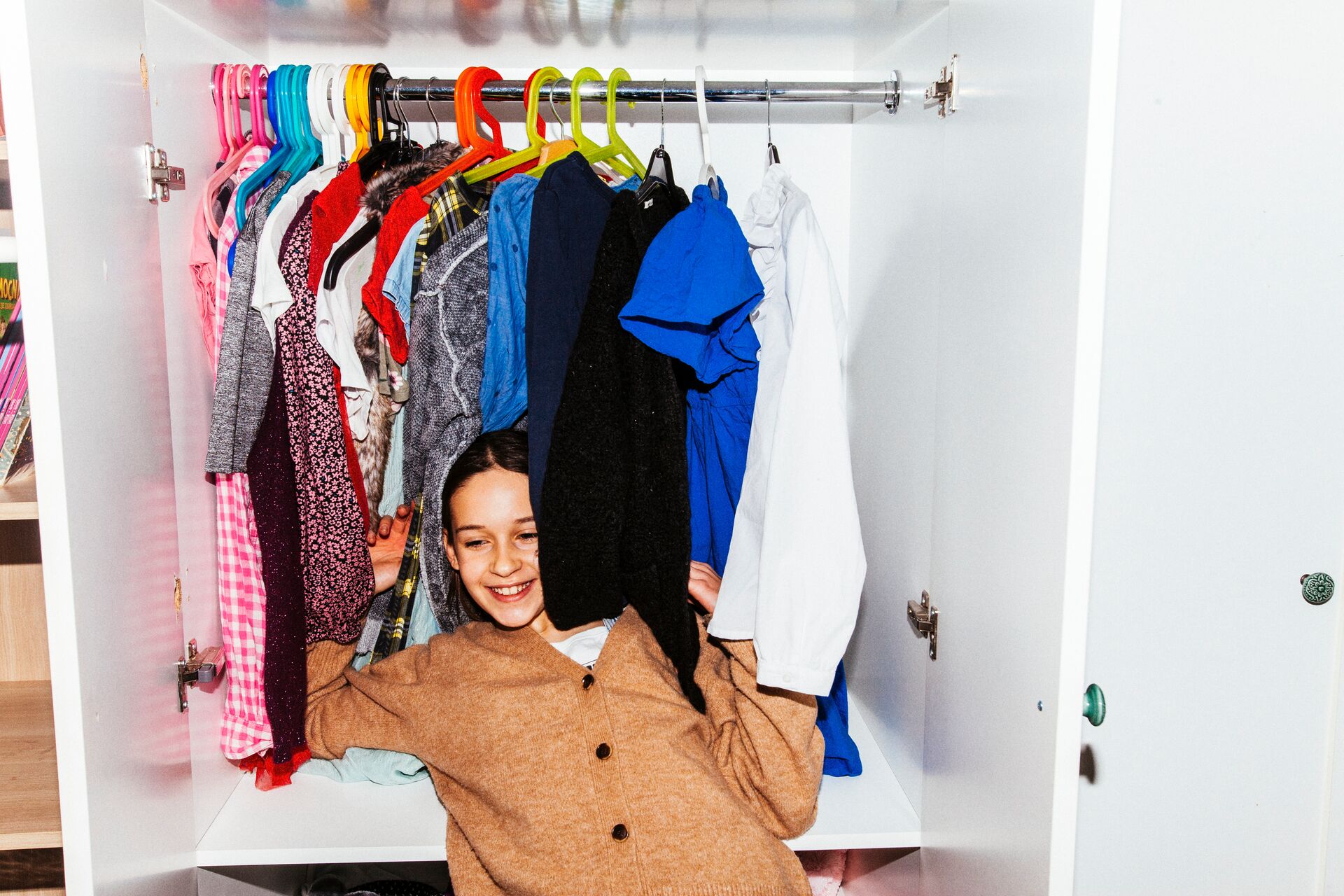 74% dintre români au cumpărat haine second-hand în ultimii trei ani, arată studiul ING Consumer Research