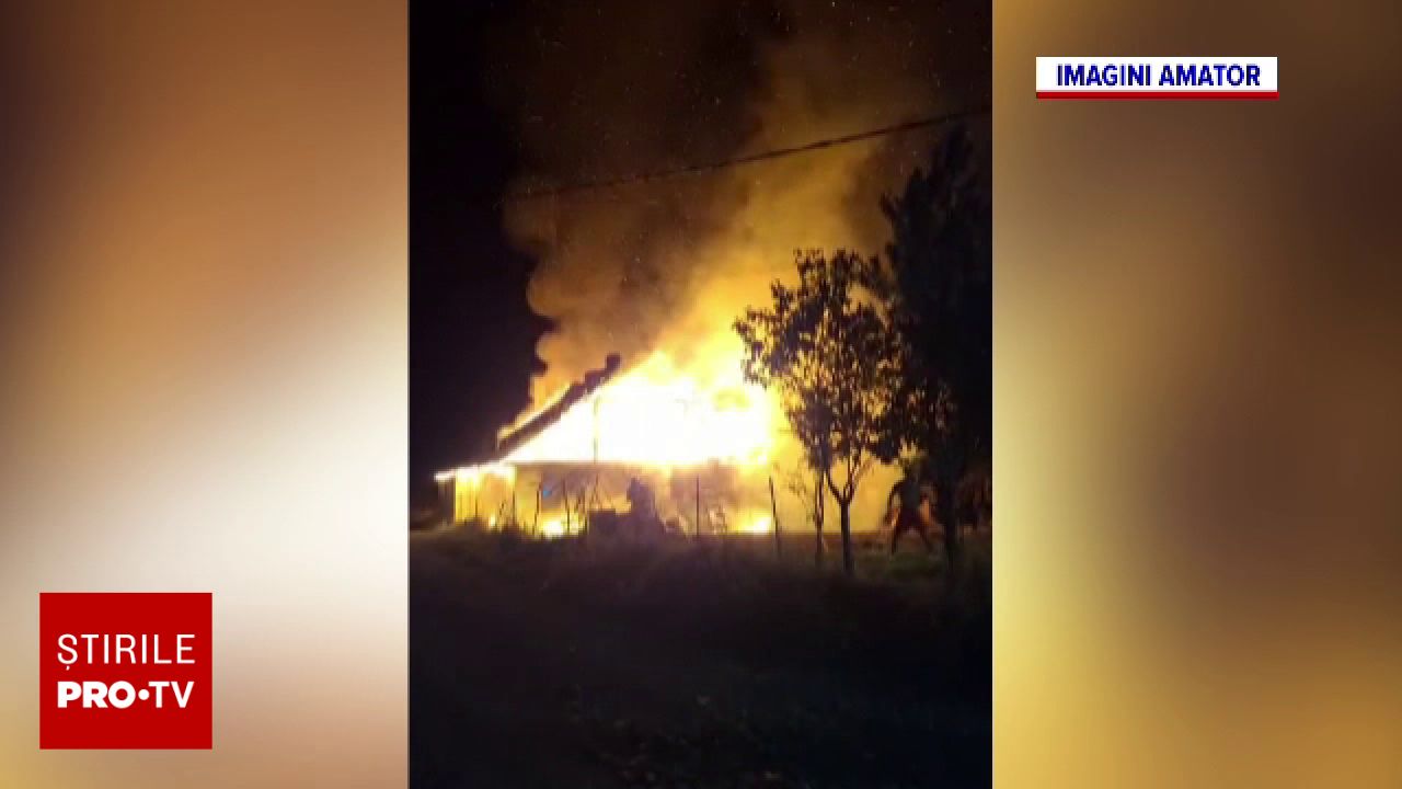 Incendiu devastator în Mureș: un tânăr a fost salvat din flăcări, iar o familie a rămas fără locuință