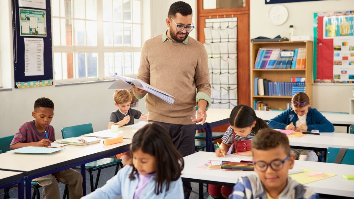 Vouchere de vacanță 2026 pentru profesori: detalii despre sumă și termene limită de depunere