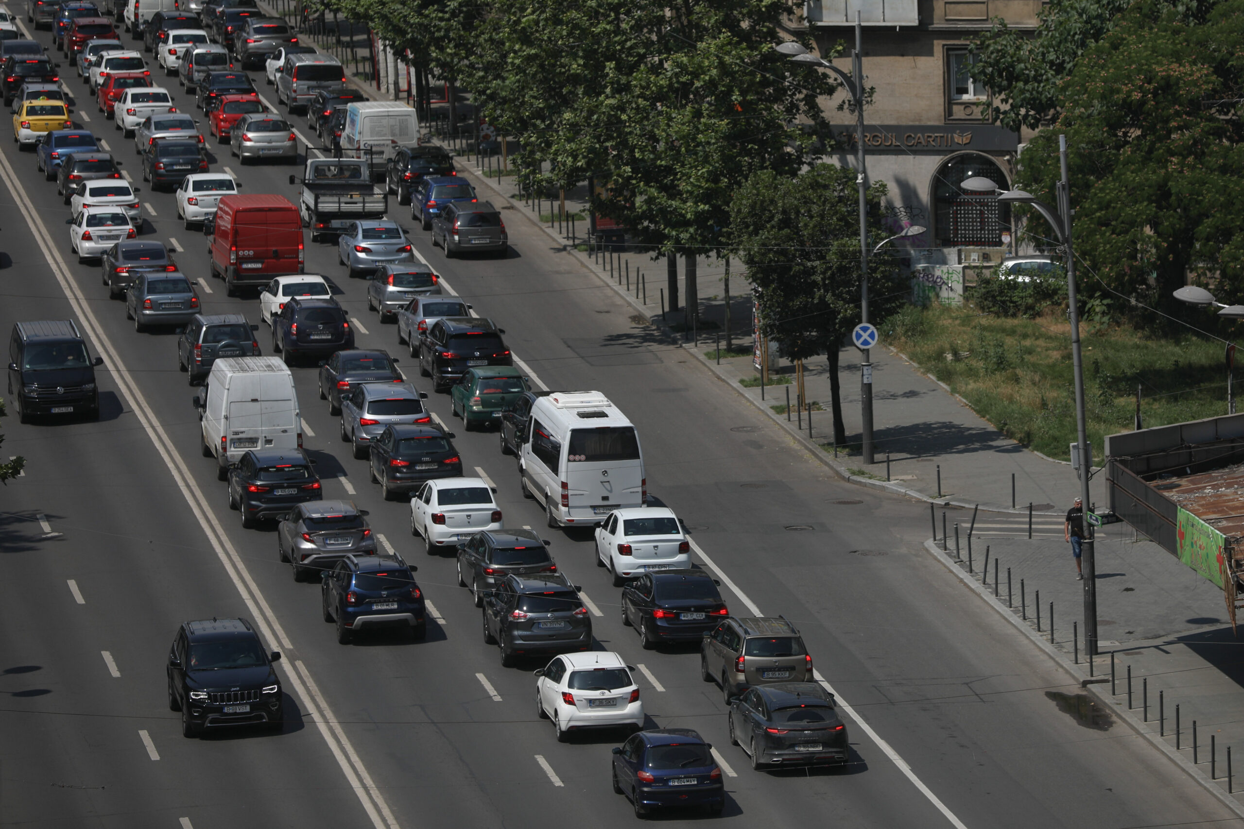 Restricții de circulație pentru curierat și aprovizionare în București în orele de vârf