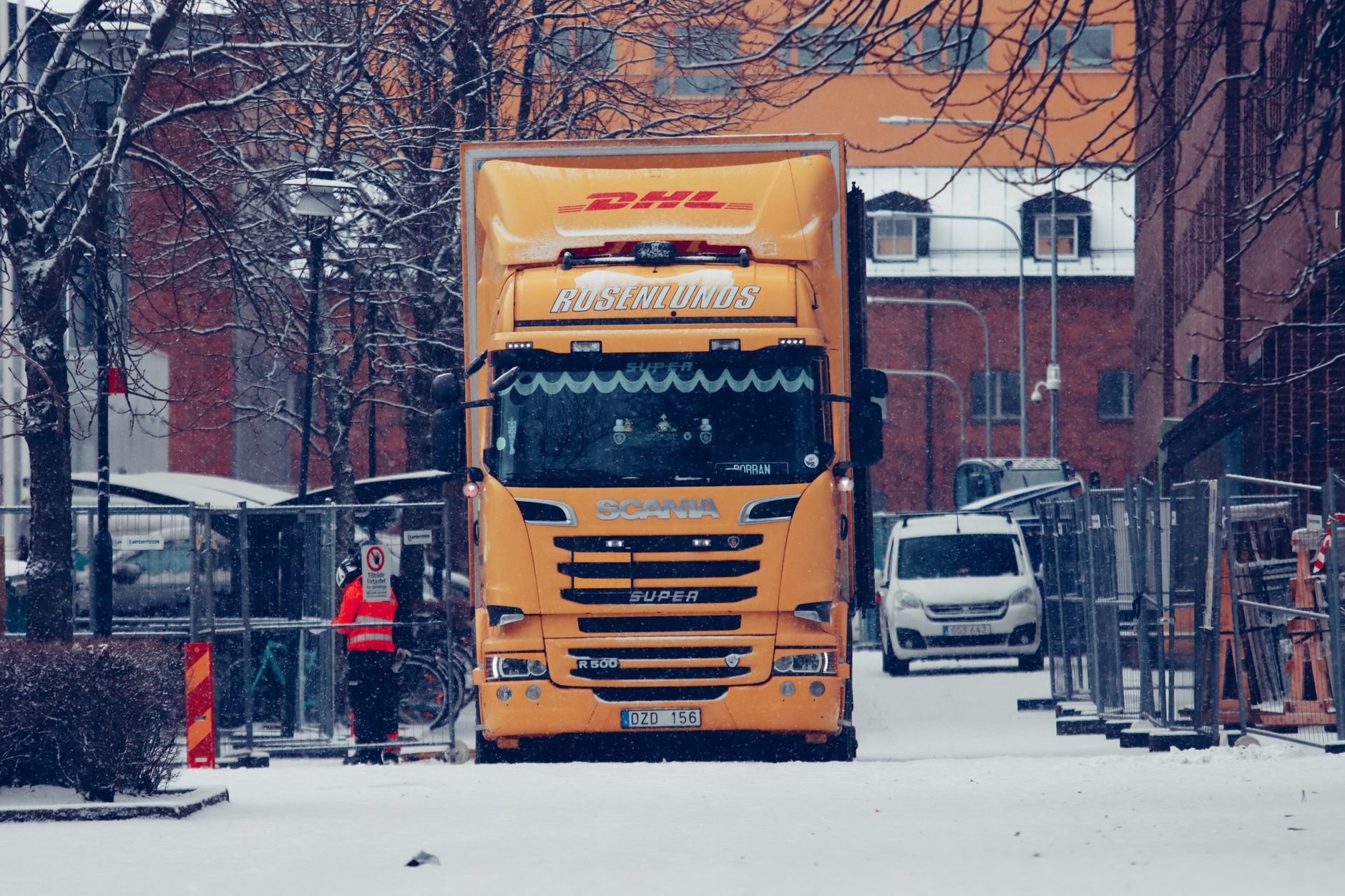 Restricții pentru mașinile de marfă și curierat în București în orele de vârf
