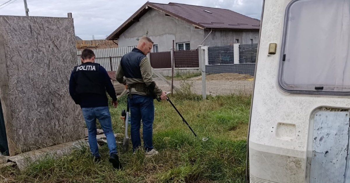 Arestați doi bărbați pentru furtul unor bijuterii de 100.000 de euro din Piatra-Neamț