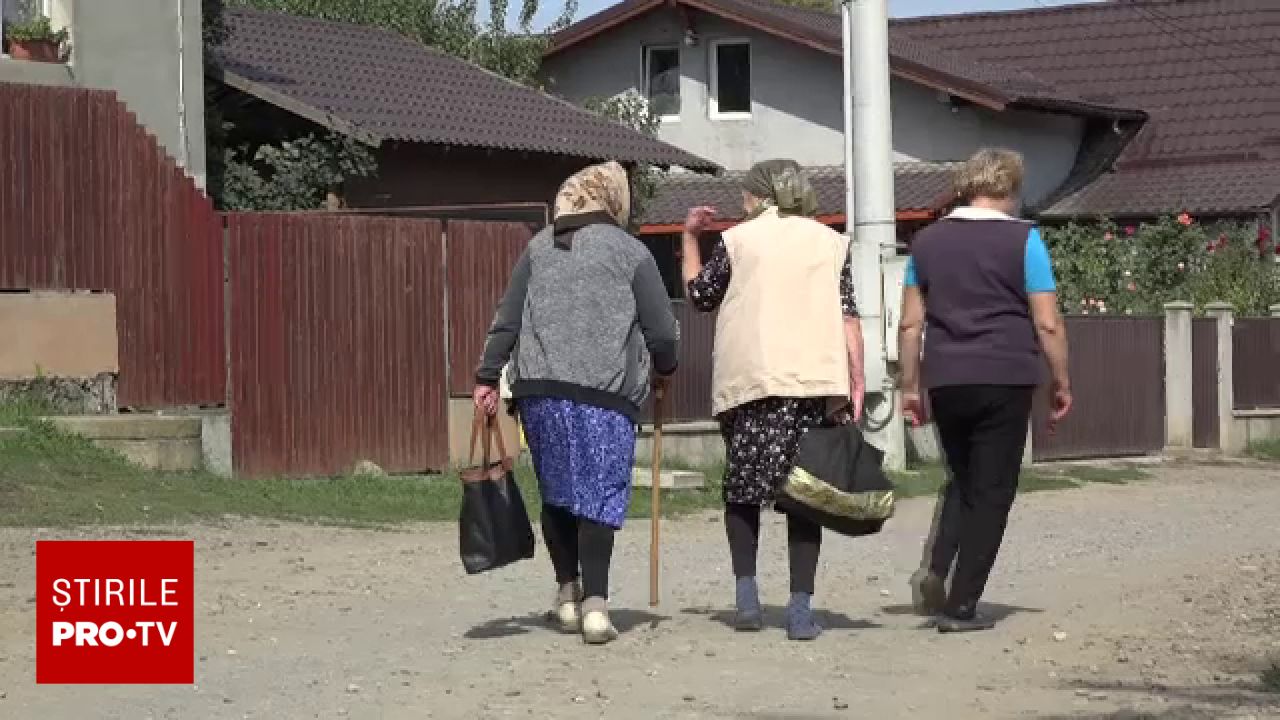 Lipsa transportului în comun în două sate din Mureș afectează elevii și angajații
