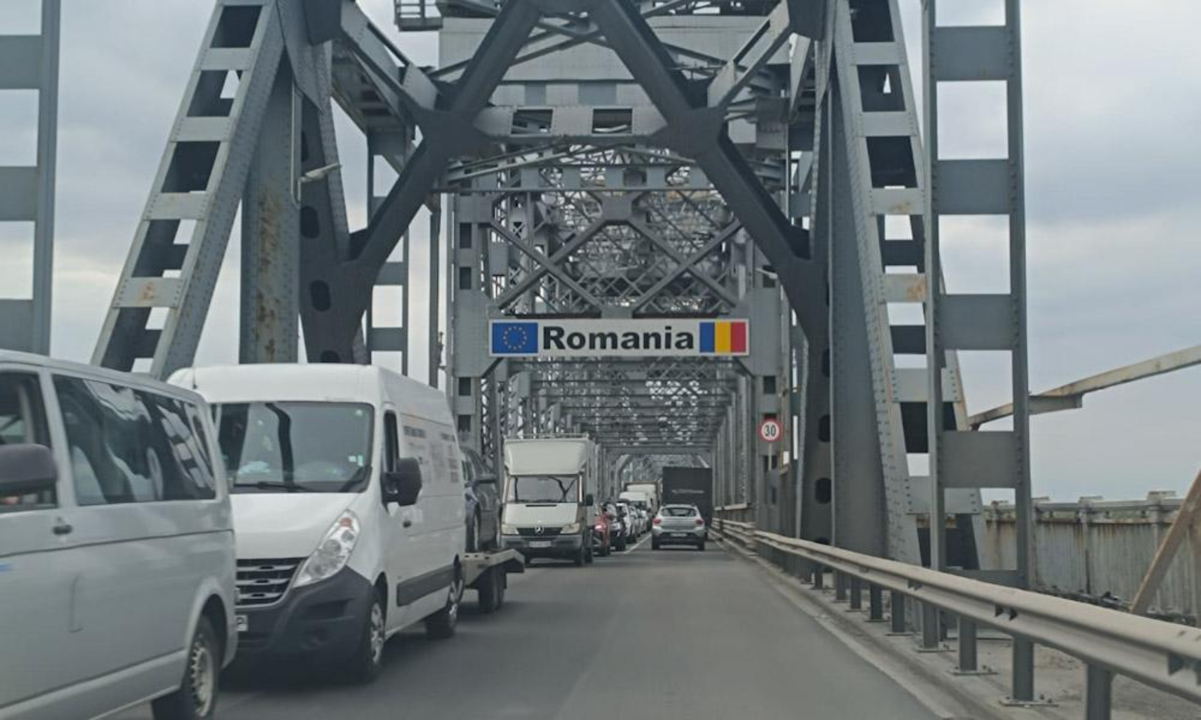 Schimbări majore la taxele de pod peste Dunăre: șoferii vor plăti mai puțin de la 1 octombrie 2026