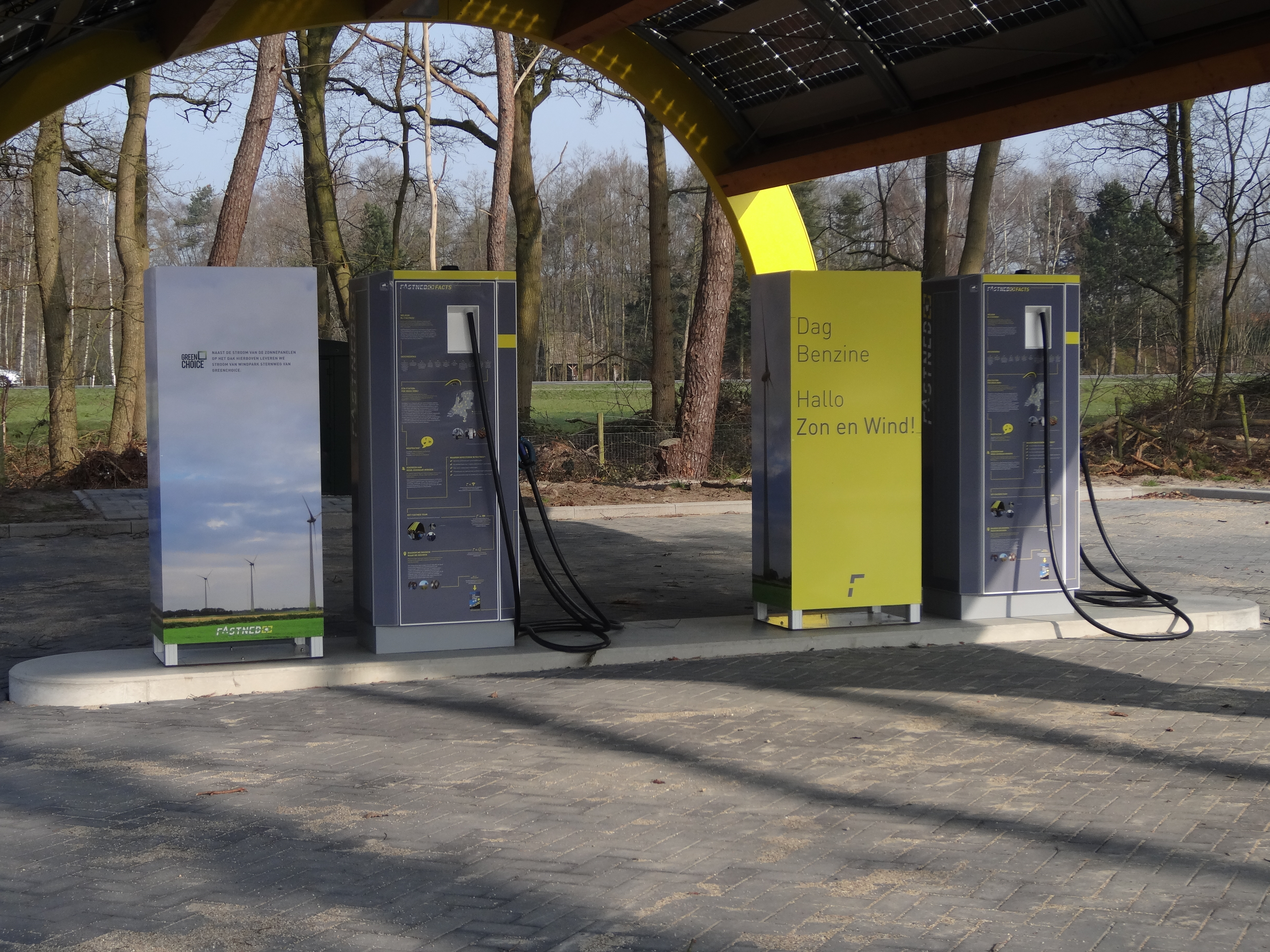 Ministerul Transporturilor lansează apel de proiecte pentru stații de încărcare electrice pe drumurile naționale