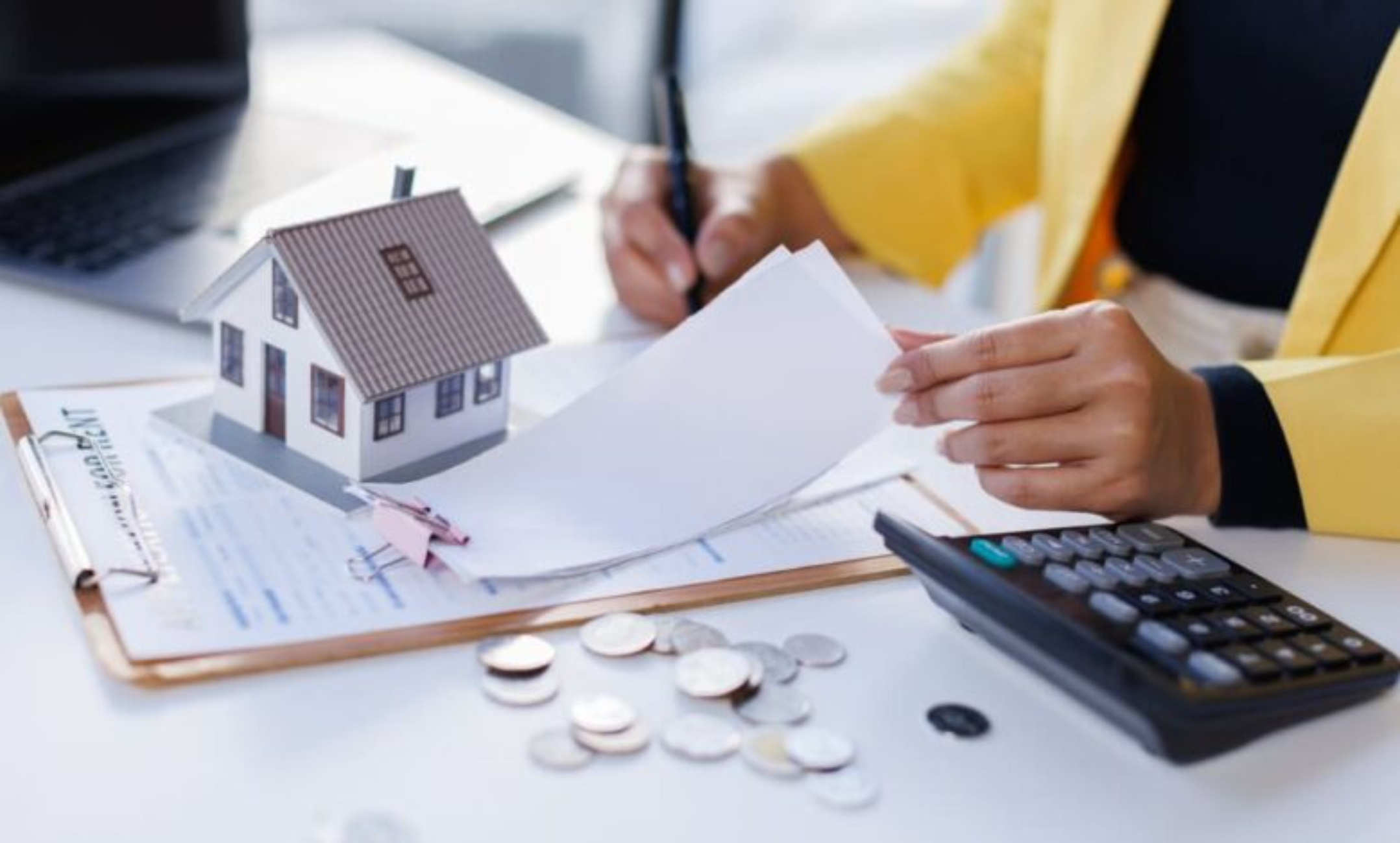 Modificări majore la impozitul pe proprietate din 2027: calculul se va face după valoarea de piață