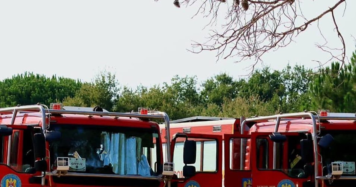 Un avion de mici dimensiuni a luat foc după o aterizare de urgență la Iași. Pilotul a fost rănit