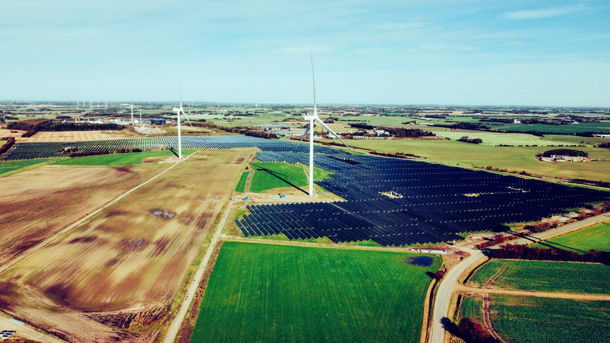 Producția de energie verde a depășit consumul intern în România, în timp ce Hidroelectrica a avut producția minimă istorică