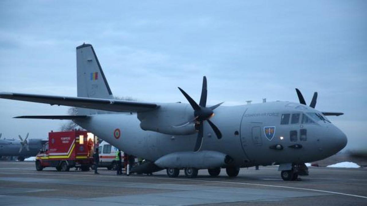 Misiune umanitară de urgență: Un pacient cu arsuri este transferat în Belgia cu un avion militar român