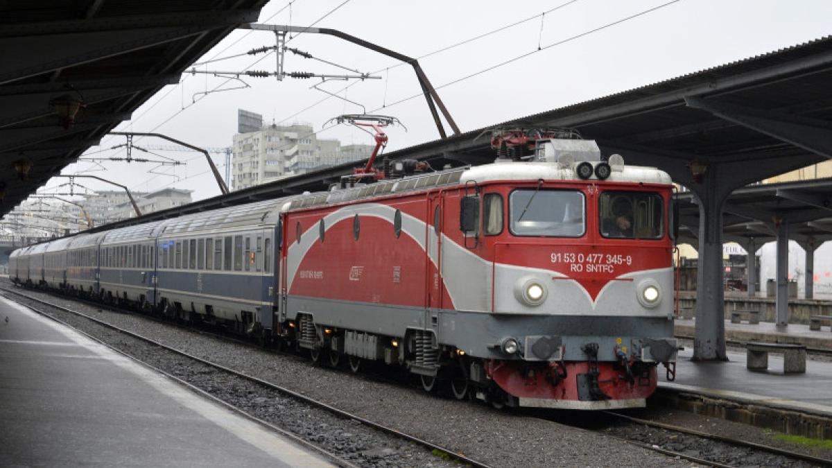 Reguli noi pentru reducerile studenților la tren: cine beneficiază de 90% și cine de 50%