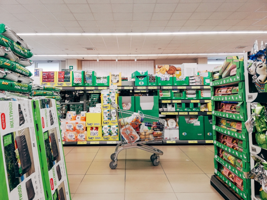 Noile reguli ANPC pentru comercianți: ce informații noi primesc consumatorii la cumpărături