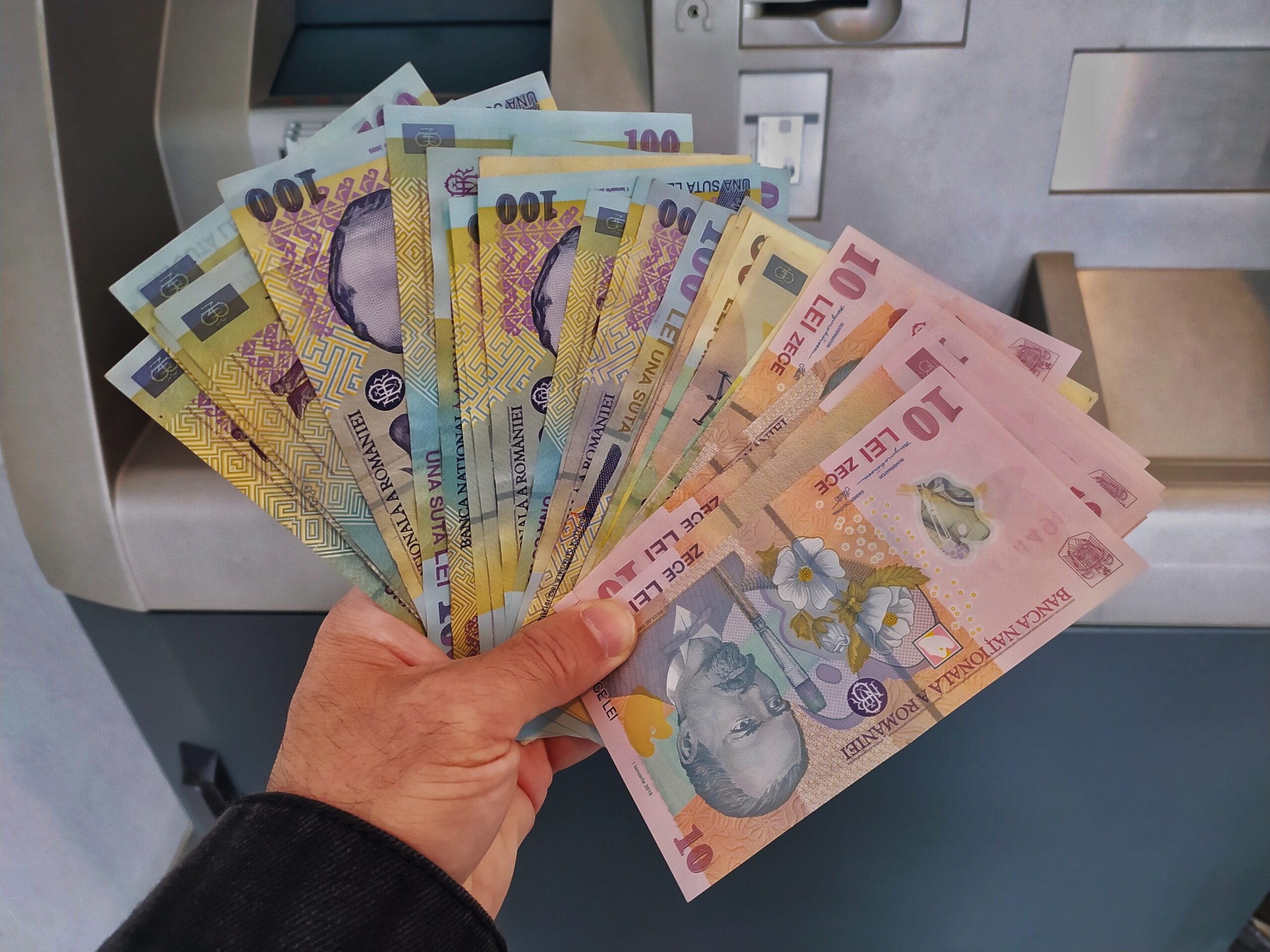 Suspendarea plăgirii pensiilor din octombrie pentru mii de beneficiari care nu au depus documentele necesare