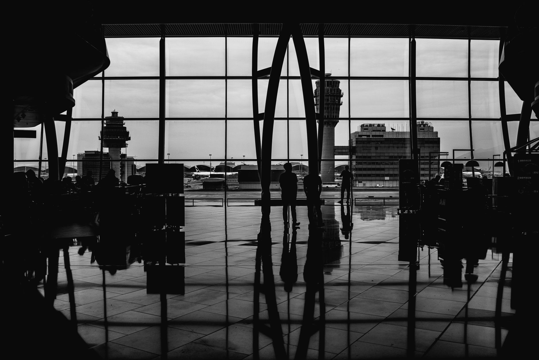 Prețul unui covrig pe Aeroportul Otopeni a stârnit reacții: costă 16 lei
