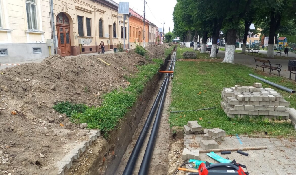 Trece trece sistemul de încălzire geotermală din Pecica în funcțiune. 13 clădiri publice vor beneficia de energie mai ieftină