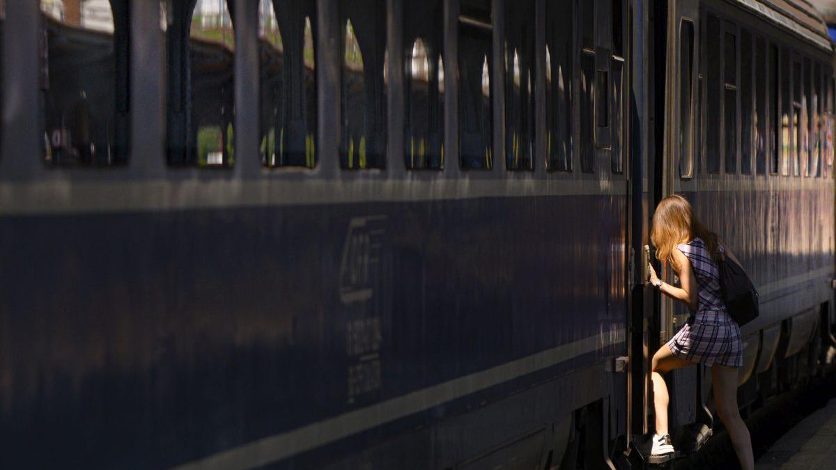 Reduceri de 90% la tren pentru studenți în anul universitar 2026-2027. Vezi condițiile de utilizare