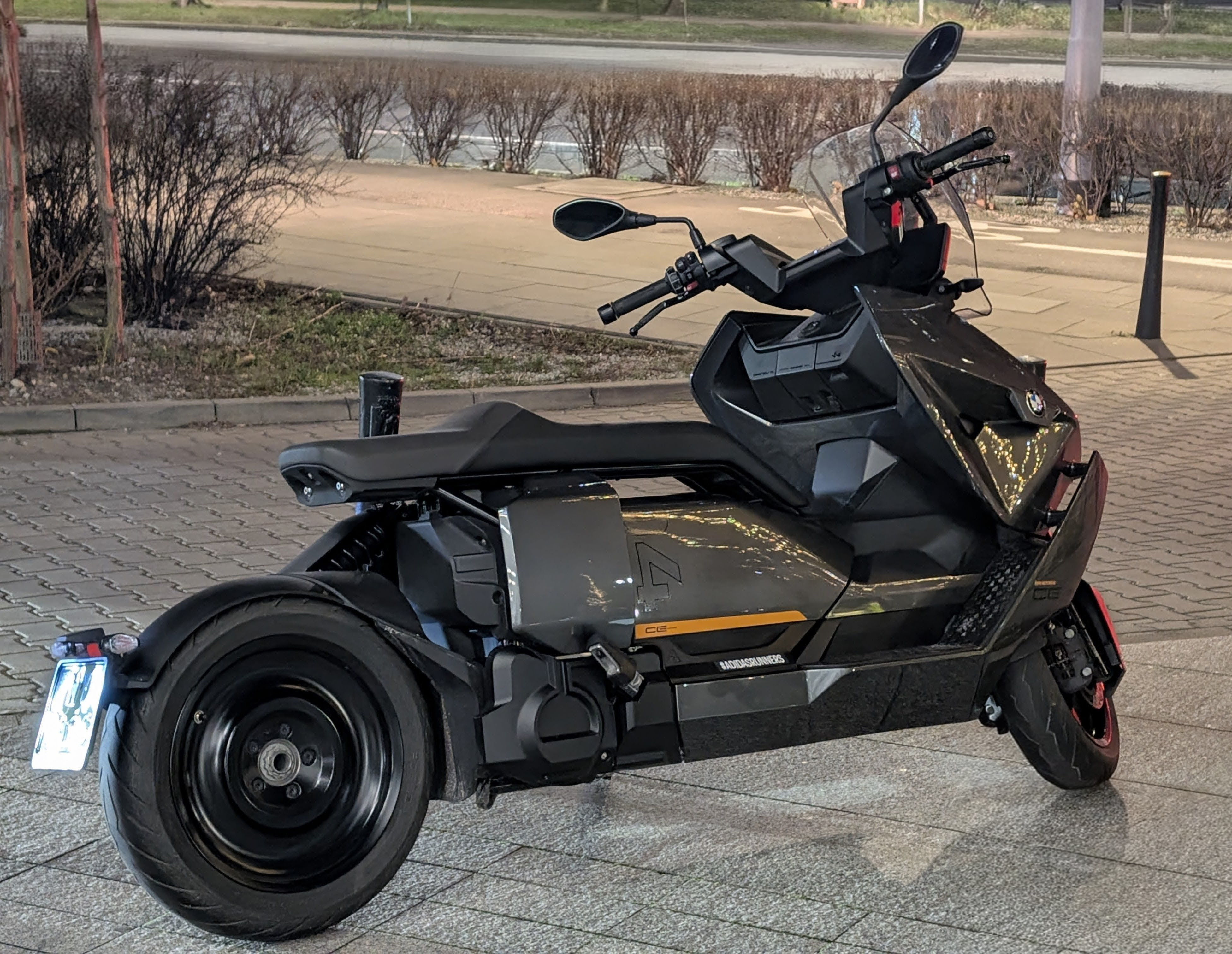 CGMB dezbate noi reguli pentru trotinete electrice și restricții de circulație pentru autovehiculele de marfă