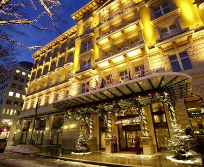 Industria hotelieră din România solicită un sistem digital unic pentru raportarea turiștilor