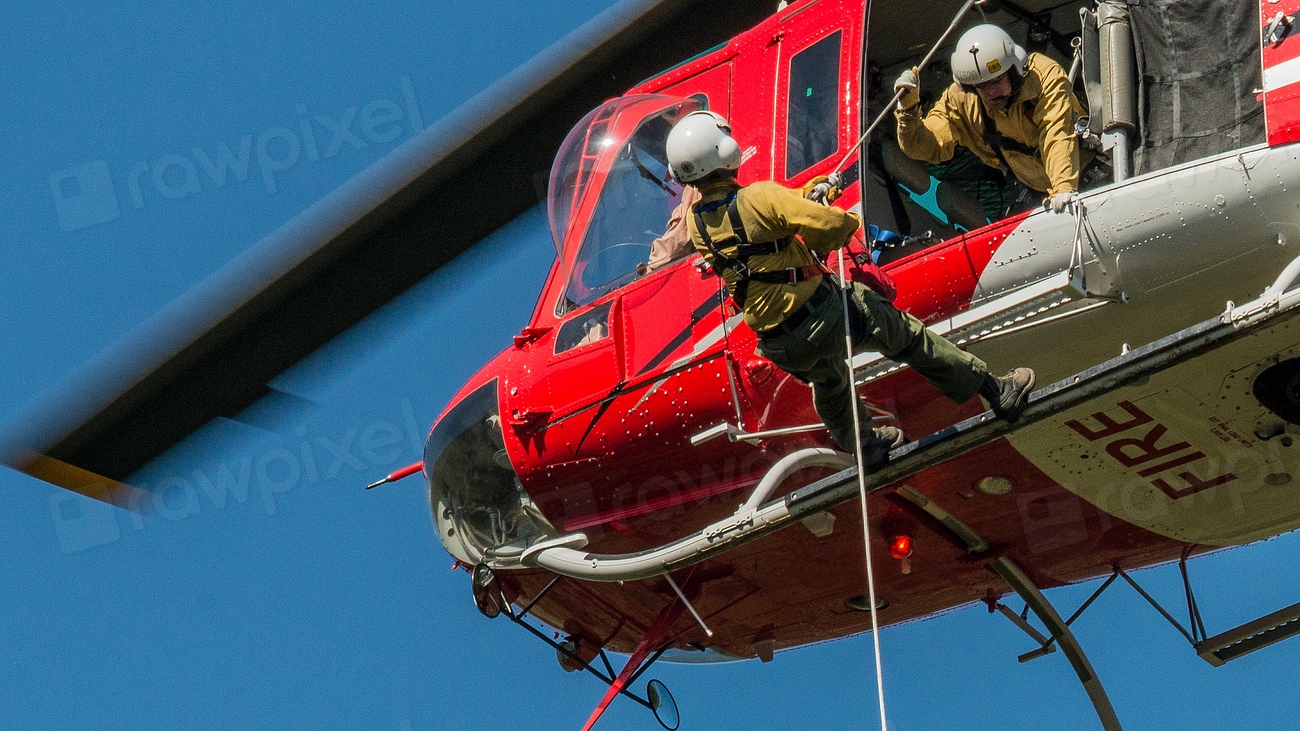 Două aeronave Spartan sunt implicate în stingerea unui incendiu de pădure la Băile Olănești
