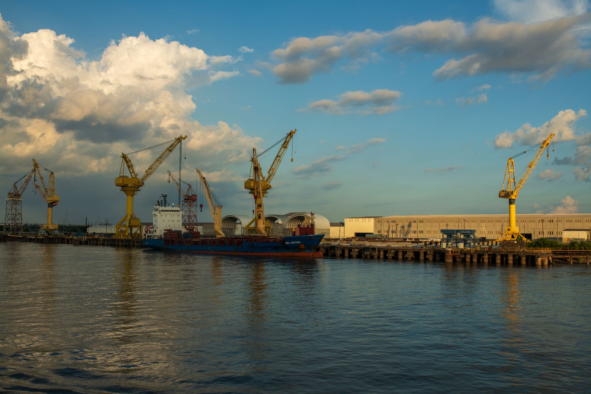 Vânzarea șantierului naval Damen Mangalia a eșuat la a patra licitație. Prețul scade semnificativ