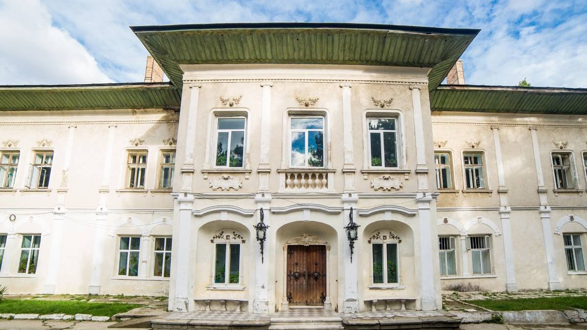 Castelul istoric Cantacuzino-Ghica din Deleni este scos la vânzare în Iași