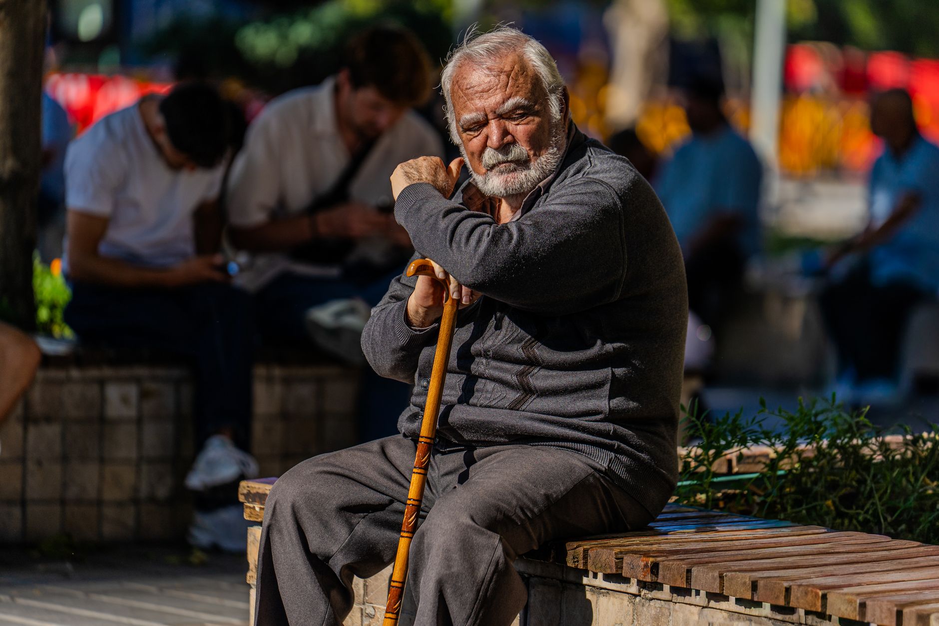 România se confruntă cu o îmbătrânire accelerată a populației: aproape 3,9 milioane de seniori