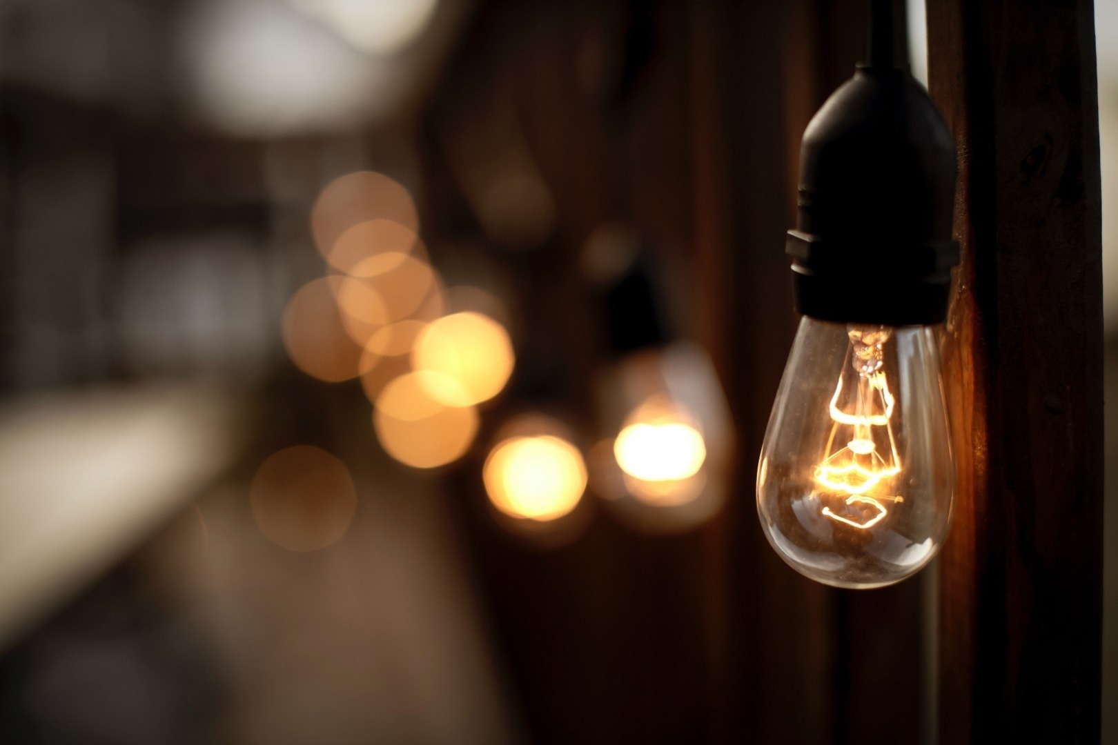 Riscul de colaps energetic în România: Transelectrica poate anula exporturile de energie
