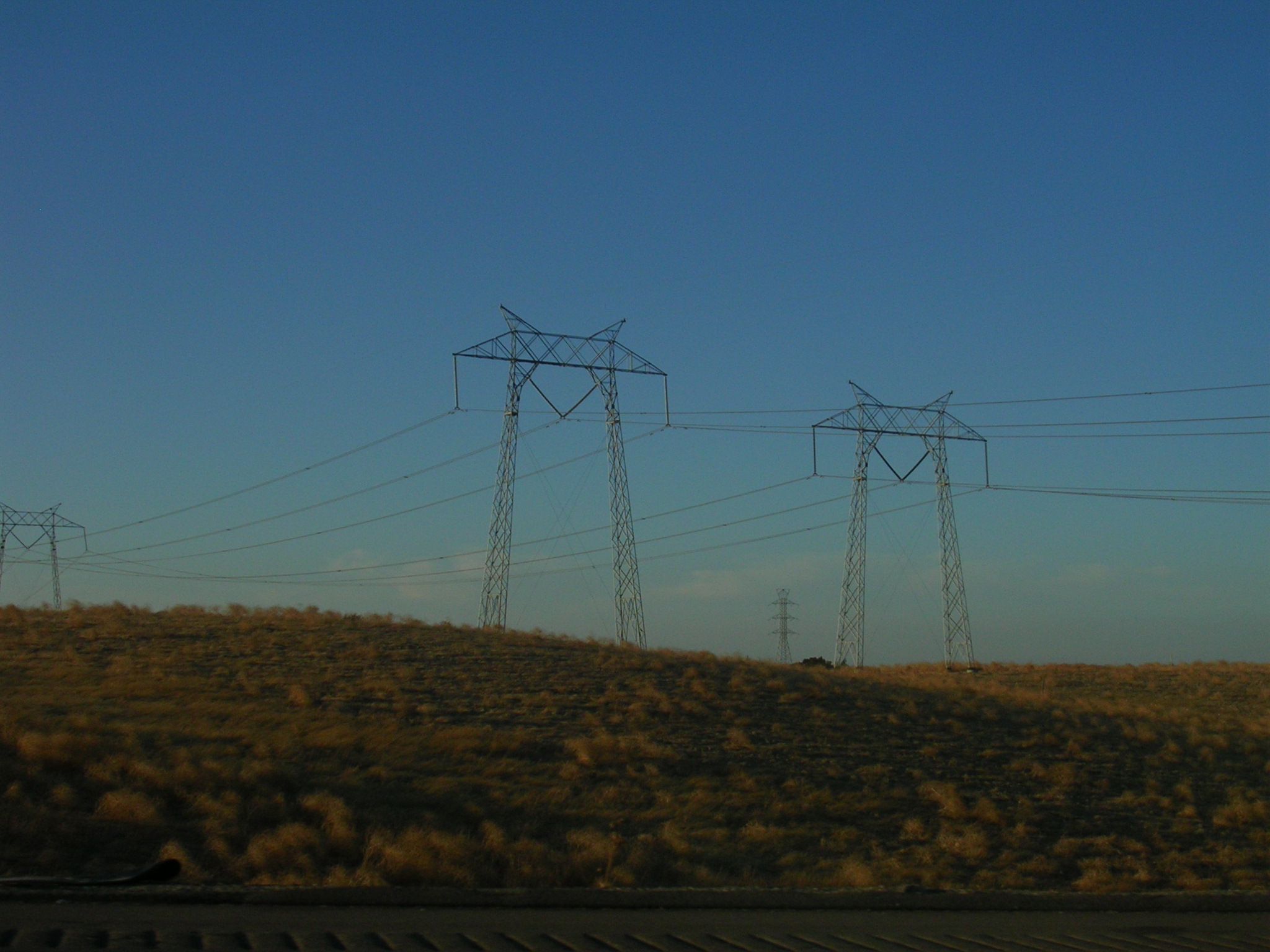 Guvernul prelungește starea de alertă energetică pentru luna octombrie din cauza deficitului de la Cernavodă