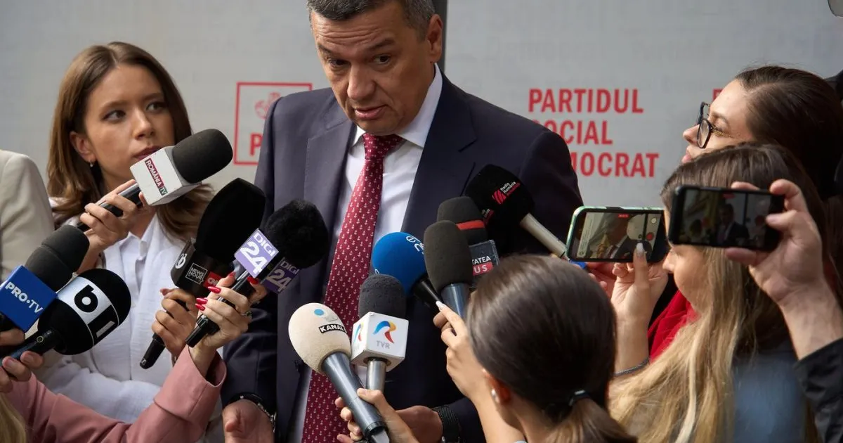 Riscul de retrogradare a ratingului României: Tensiunile politice și presiunea fiscală alertează piețele