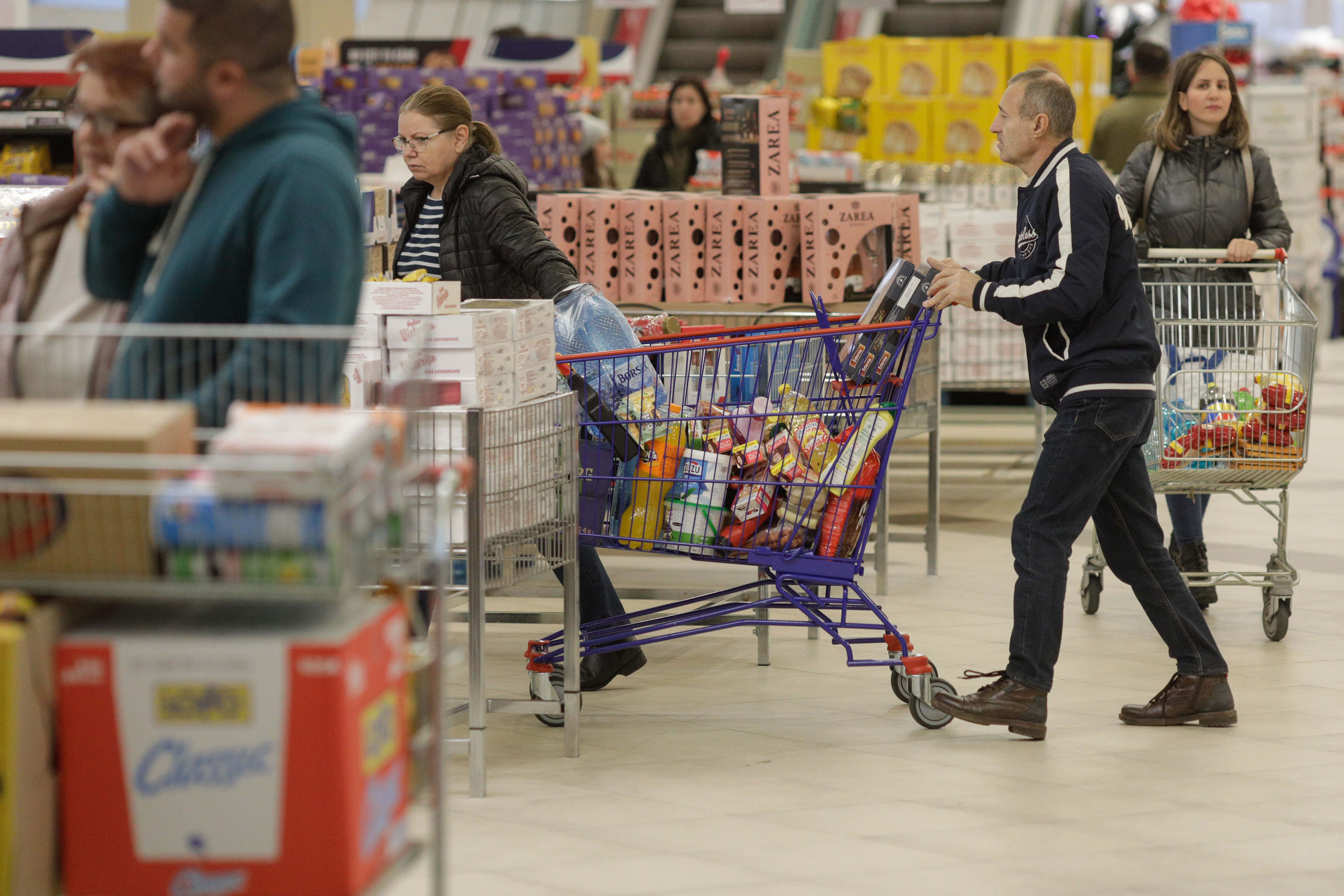 De ce se scumpeste pâinea când făina se ieftinește? Analiza costurilor din supermarket