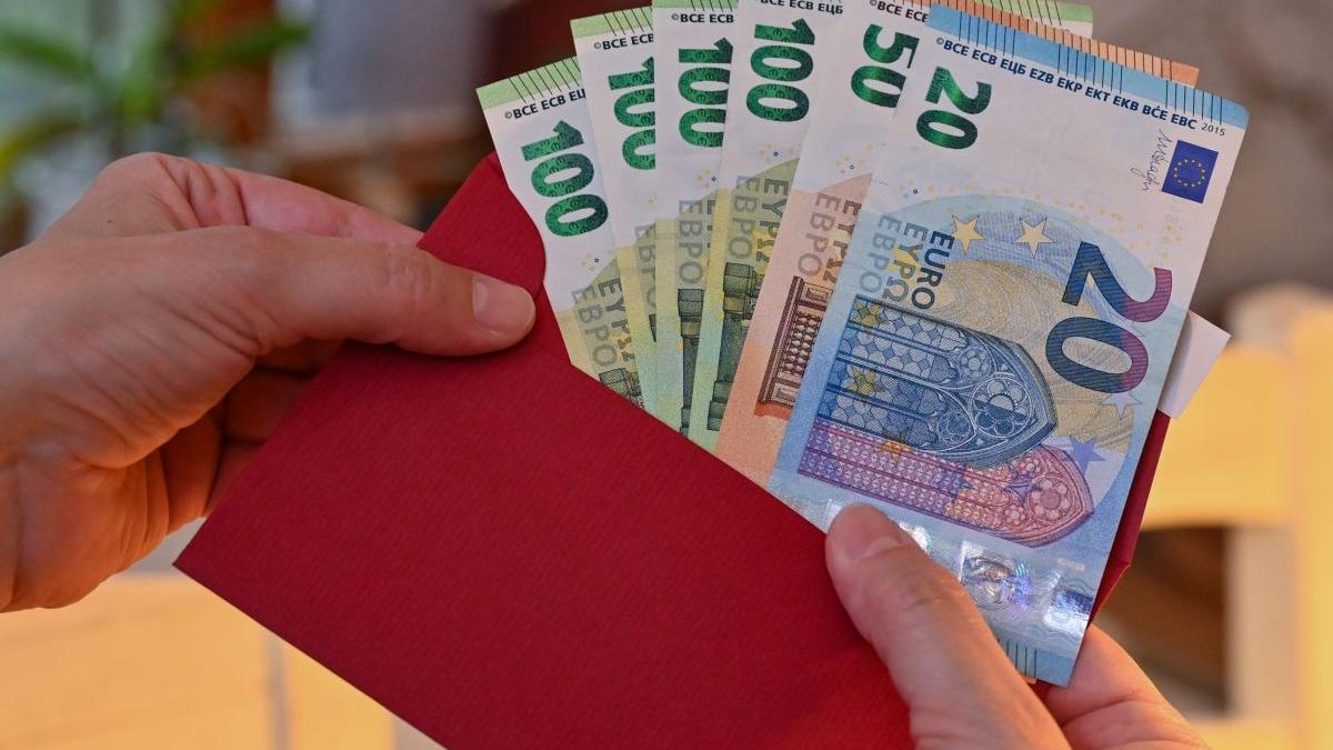 Curs valutar 2 octombrie 2026: Euro a depășit pragul de 5,34 lei, leul suferă o depreciere semnificativă