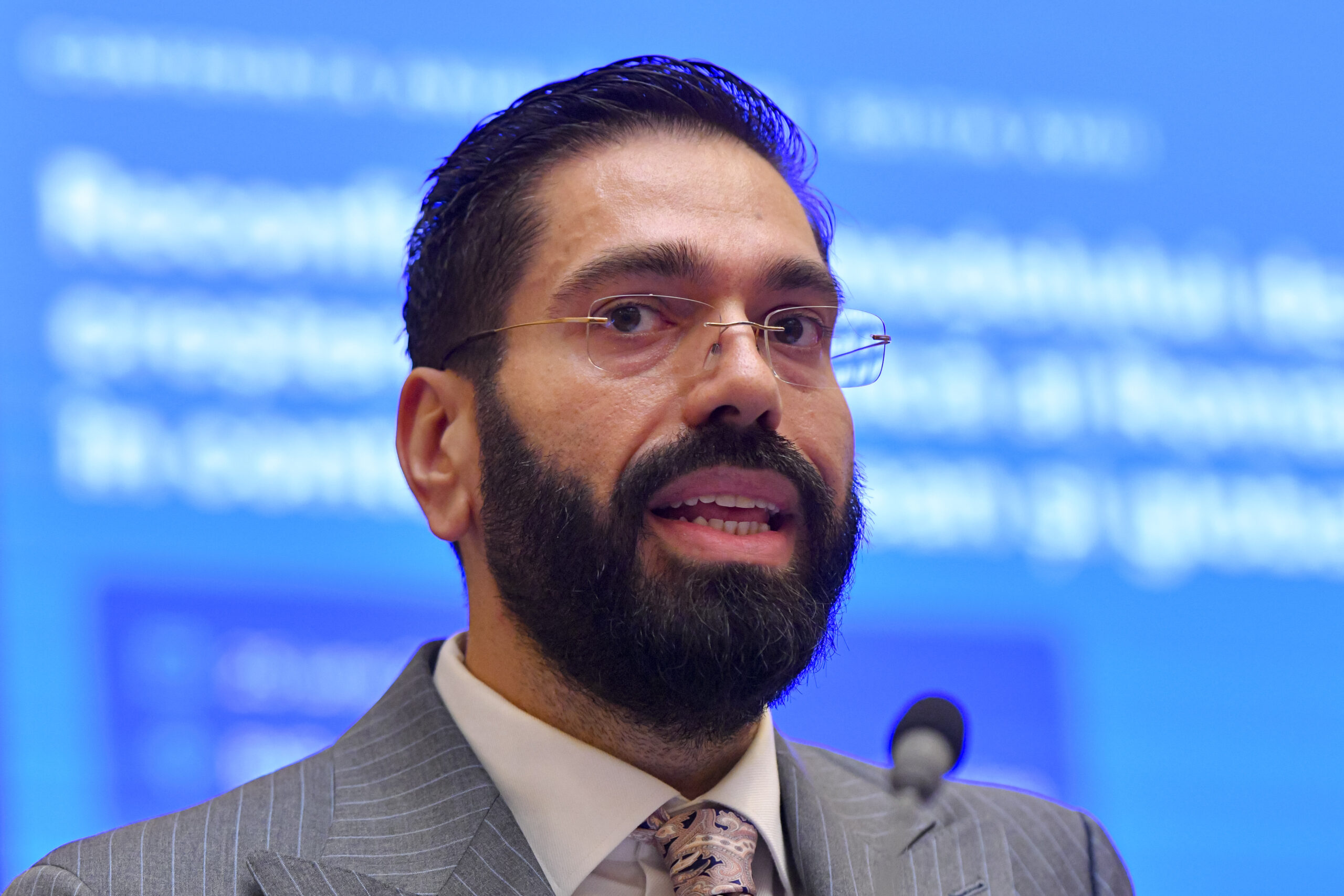 România ar putea menține ratingul BBB- de la S&P, avertizează analistul Flavius Valentin Jakubowicz