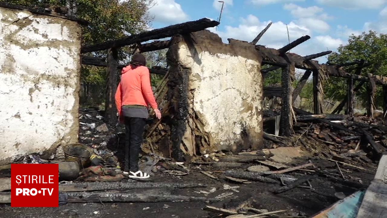 Incendiu suspect în Neamț: o familie a pierdut toate proviziile de iarnă după amenințări cu moartea