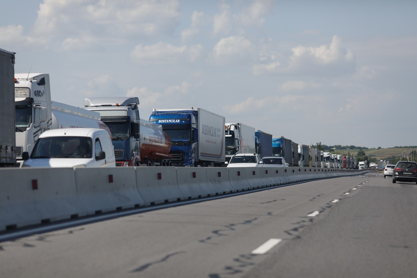 Transportatorii contestă termenul de 72 de ore pentru repararea aplicației TollRo